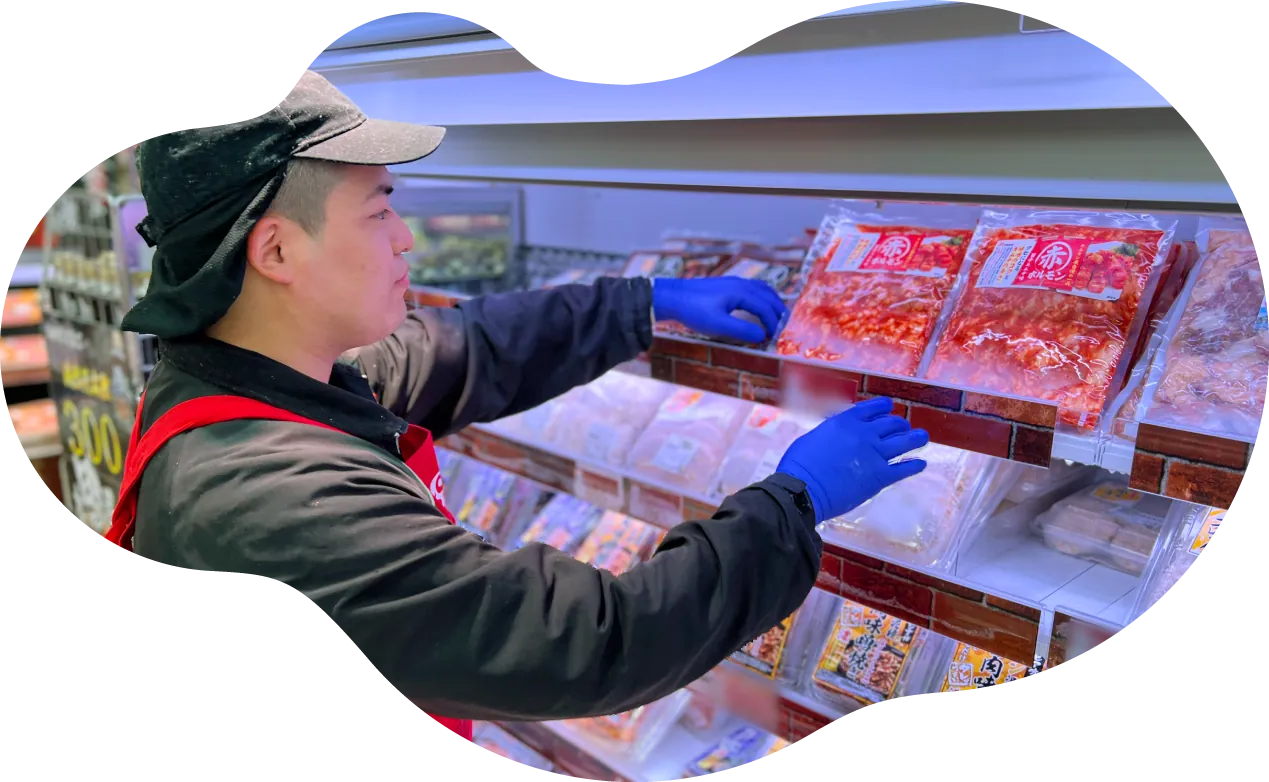 肉のタワーやブロック肉ドンッ!「ワクワク感」ロピアの売り場へ